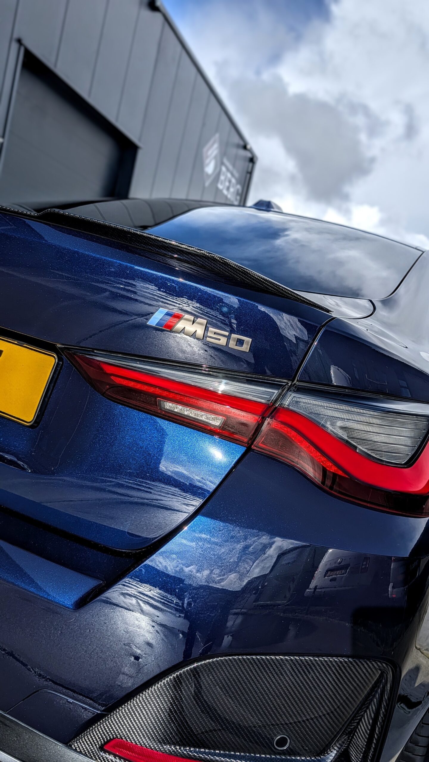 Closeup bmw i4 - RVRXprtise